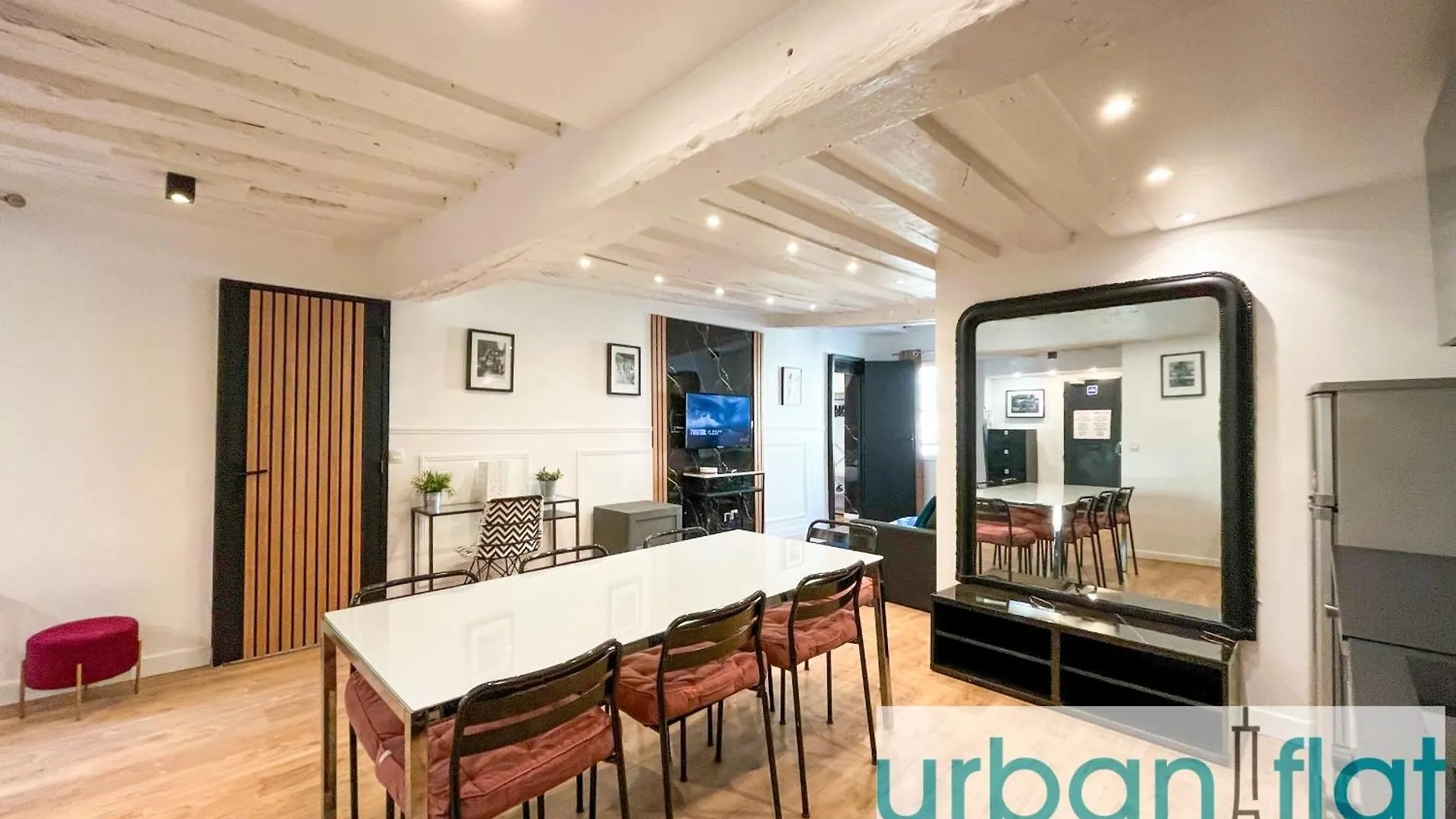 Apartment 100 - Luxury 2 Bedroom - Beaubourg Marais Paris