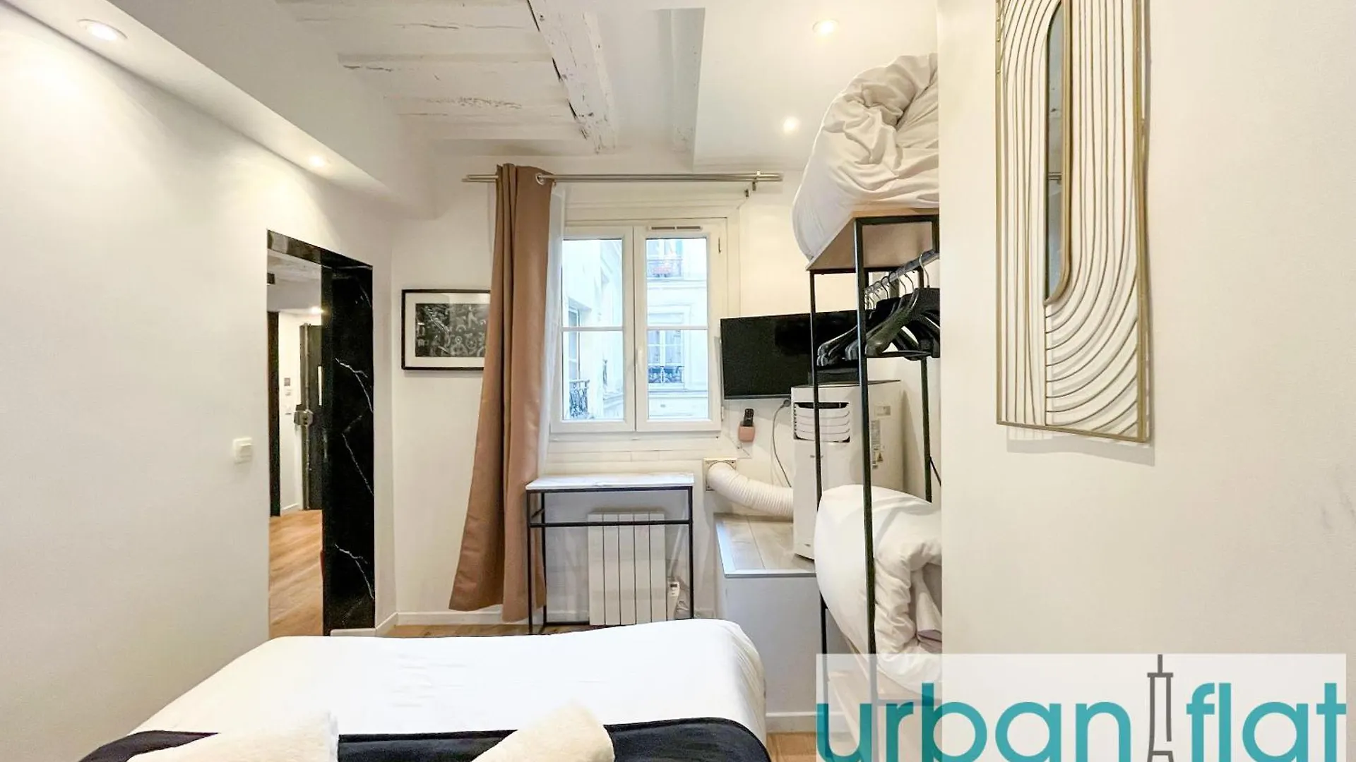 100 - Luxury 2 Bedroom - Beaubourg Marais * Paris