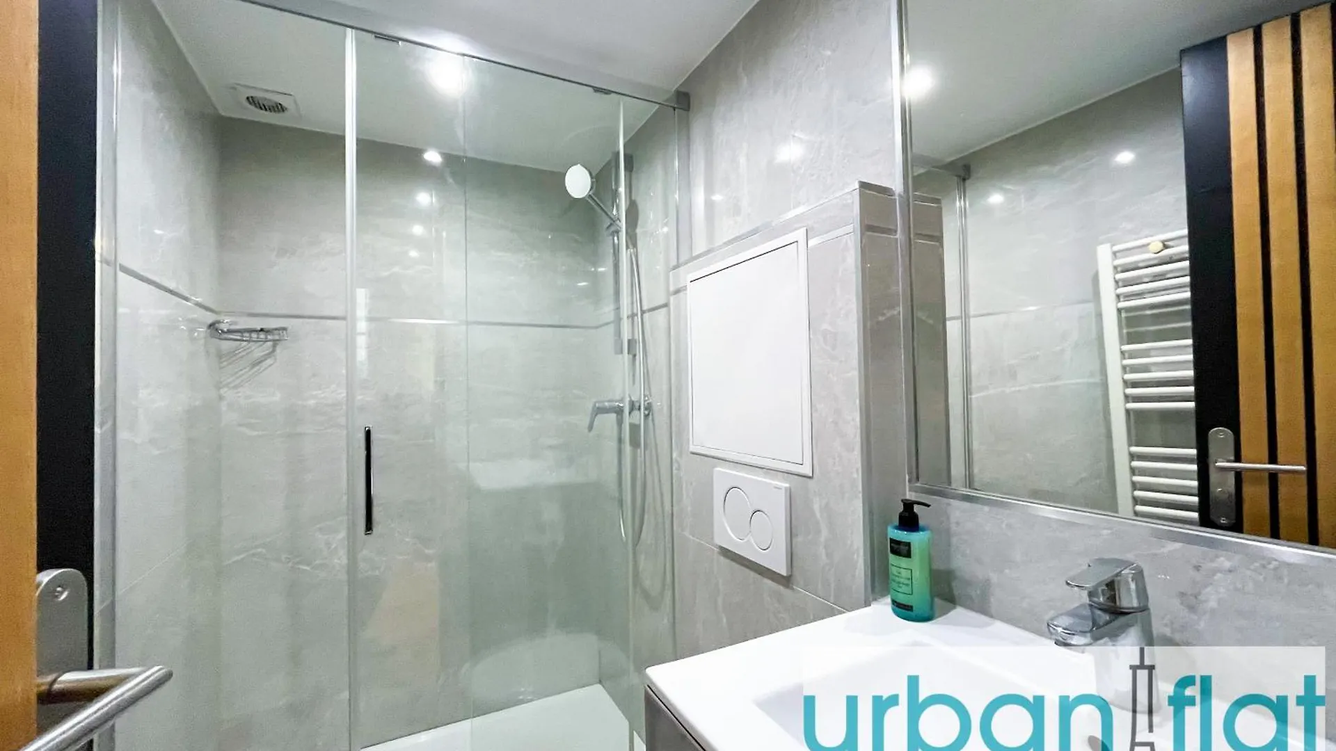 100 - Luxury 2 Bedroom - Beaubourg Marais * Paris